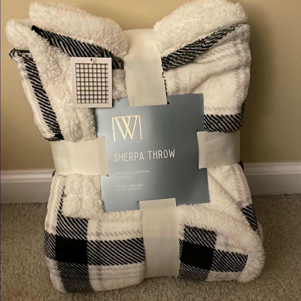 Sherpa Throw Blanket - Black and White Plaid